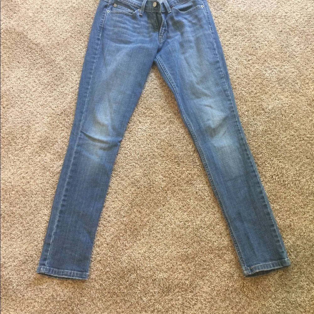 Levi straight leg jeans. Size 9